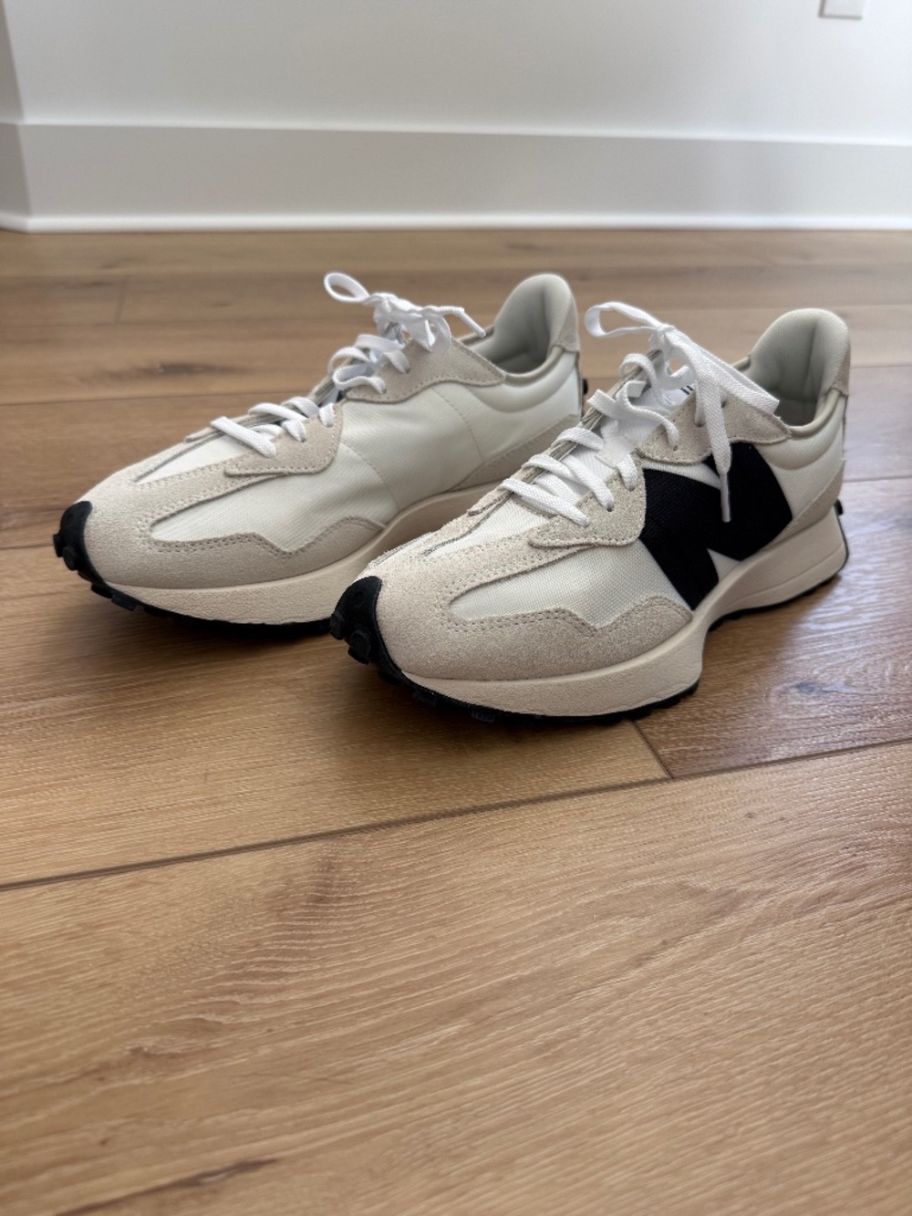 New Balance 327 - Women's - Sea Salt/White/Black - NEW